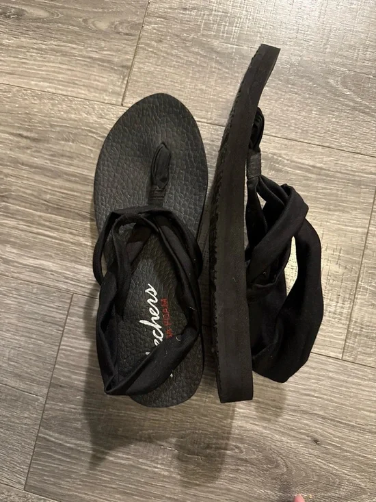 Skechers Black Fabric Wrap Sandals - Picture 2 of 3